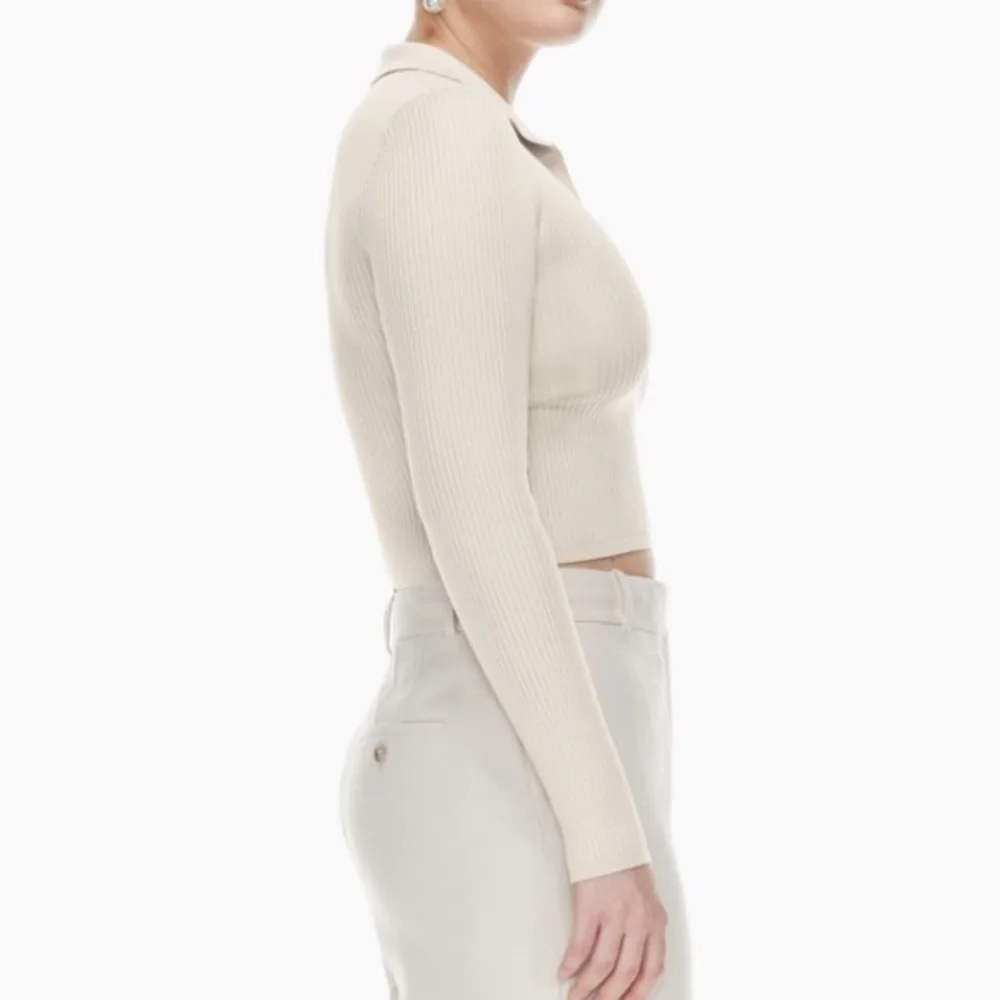 Aritzia color matte pearl Sculpt Knit Polo Longsleeve - Picture 5 of 7